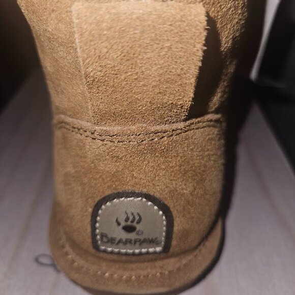 Women's Size 10 BearPaw Boots - Picture 3 of 6